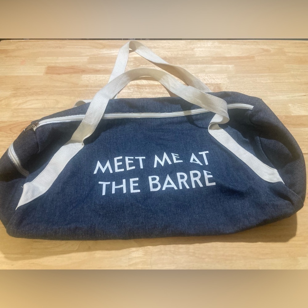 Meet me at the Barre bag in excellent condition. EUC. Light weight Gym bag